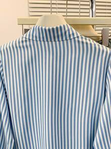 女式条纹翻领衬衫，带口袋，长袖纽扣衬衫，适合秋冬春季商务休闲、办公室、家居和日常穿着 - 藍色 - 查看 8