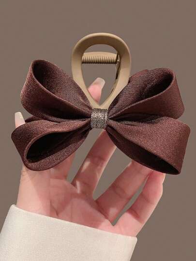 Elegant Ladies' Bowknot High-End Hair Claw, Mallard Color Scheme For Autumn And Winter, Versatile Hair Claw, Brown Coffee-Colored Hair Claw, A Vintage Fashion Item For Autumn. It Is Suitable For Daily Wear, Parties, Gatherings, Festivals, Balls, Music Festivals, And Travel As A Hair Accessory. It Is Also A Premium Gift For Women. Suitable For High Crown Hairstyles, Thick Or Dense Hair. Fashion Hair Clips Elegant Claw Clip Winter Hair Clutch