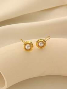 1 par de pendientes de perlas falsas chapados en oro de aleación de cobre elegantes, adecuados para el uso diario de las mujeres y como regalo para fiestas