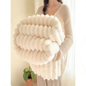 1 Piece Super Soft Extra Large Plush Throw Blanket, Christmas Fluffy Faux Fur Decorative Blanket, Pink Milk Plush Flannel Blanket For Bedroom Decor, Small Office Nap Blanket