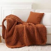 Battilo Beige Chunky Knit Throw Blanket, Soft And Thick Chenille Throw Blanket, 50x60 Handmade Knit Crochet Blanket, Cozy Knot Knitted Throw Blankets Couch Home Decor, Taupe - 焦糖 - 查看 1