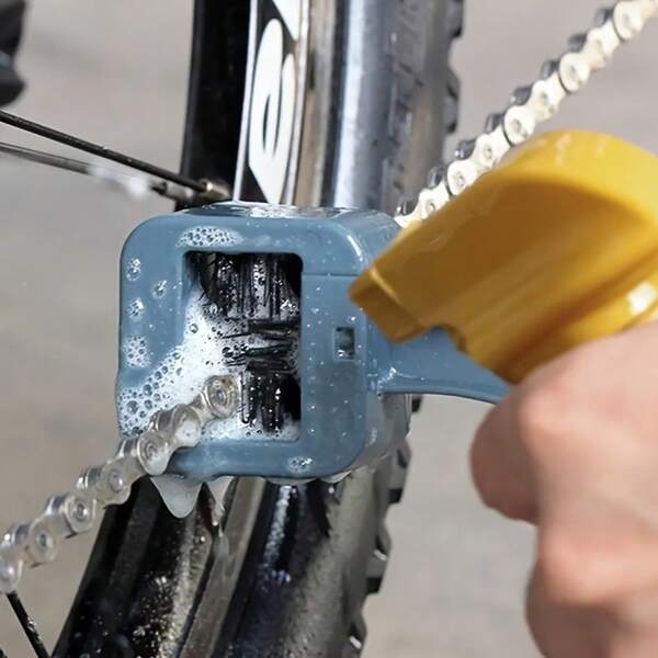 Bicycle Motorcycle Chain Cleaning Brush - Easily Remove Dirt On Bicycle Chain, Motorcycle/Bicycle Chain Brush, Instantly Clean Your Motorcycle Or Bicycle Chain
