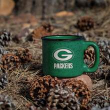 Rico Industries  Football Green Bay  Speckle - Taza de fogata grabada con láser de 12 onzas - Color del equipo - Ver 10