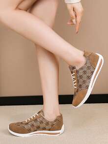 Zapatillas casuales ligeras y de moda para mujer con bordados, suelas suaves y versátiles para uso diario, primavera/otoño - Marrón - Ver 5