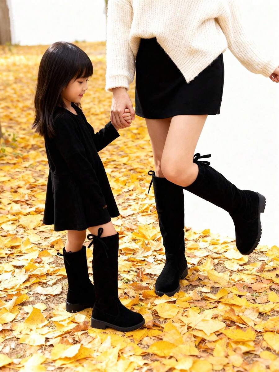 一双时尚女童过膝靴，包含女童黑色靴子和青少年棕色及膝靴。适合秋冬季儿童日常购物穿着。亲子装 - 黑色 - 查看 1