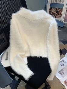 Cardigan en tricot moelleux blanc pour femmes avec boutons de perle et manches longues, pull court à col en V. Chaud et douillet, boutonnage devant, ourlet régulier, stretch moyen