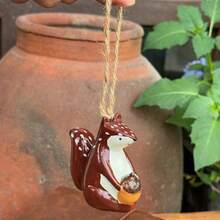 1pc Resin Crafted Squirrel Figurine Desk Decor, Indoor Art Ornament, Christmas Home Decor