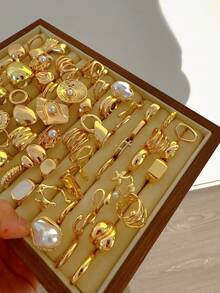 Vintage Elegant Fashion Multi-Element Autumn/Winter Retro Coin Style Random 3pcs Asymmetrical Geometric Line Wrapped Heart Butterfly Snake Flower Bow Hammered Round Adjustable Rings Set, Y2K Luxury Feel Layered Rings Suitable For Women Couples, Ideal For Holiday, Wedding, Party, Daily Matching, Halloween, Christmas, New Year Gifts (Random Delivery)