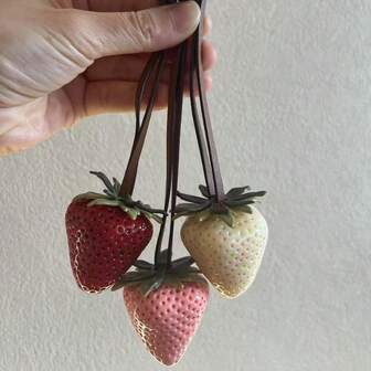 New Handmade Resin Strawberry Bag Charm, Fruit Pendant Decor, Couples Gift, Bag Accessory
