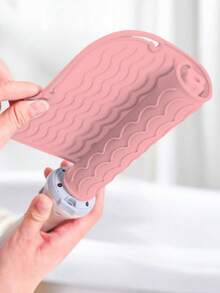 1pc Heat Styling Tool Mat, Universal Size For Straightener And Curler, Heat Resistant Pad For Storage And Travel, Heat Styling Tool Mat, Heat Resistant Silicone Hair Styling Pad For Storage, Suitable For Straightener, Flat Iron And Curler, Use This Non-Slip Silicone Heat Resistant Mat To Protect Your Hair Styling Tools - Multicolor - View 18