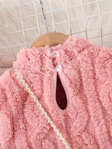 2pcs/Set Cute Textured Solid Color Long Sleeve Hooded Dress With Bow & Heart Decor Bag For Young Girls, Winter - Pink - View 5