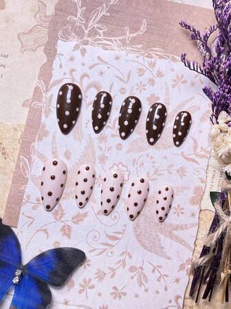 10pcs Handmade Almond Brown & White Capol Polka Dot Cute Minimalist Fashionable High-End False Nails