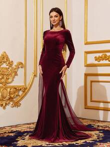 Faeriesty Đầm nhung dài tay cổ tròn thanh lịch - Dáng đuôi cá ôm sát, vai đính ngọc trai đen, kết hợp với khăn choàng chiffon mềm mại - Hoàn hảo cho tiệc cưới, dạ hội, sự kiện thảm đỏ và tiệc lễ hội, trang phục Giáng sinh. - Màu Đỏ Sâu - Xem 1
