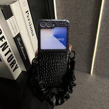 Funda de teléfono negra con textura de cocodrilo y correa de cuero plisada, compatible con Samsung Galaxy ZFlip7, Z Flip6, ZFlip 5 - Negro - Ver 4
