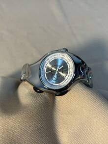 未来感十足的不对称石英腕表，穿搭必备单品 - 彩色 - 查看 14