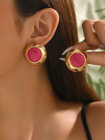 2 st. sexiga, överdrivna geometriska, droppformade leopardmönster i 18 karat guld, svart, transparenta, ovala, konvexa, hartsinfällda örhängen för kvinnor. Flera stilar tillgängliga. Lämpliga för fest, helgdagar och semestrar. Hartsytan har tvättats och har en friktionslyster. För att skydda den har vi lagt till en skyddande film. Dra försiktigt av den med dina vackra händer.