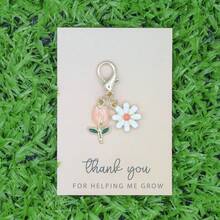 1 件郁金香和雏菊钥匙扣，附有感谢卡，适合生日、婚礼、教师节、父亲节、母亲节礼物、朋友生日、理想的包袋/汽车配件 - 彩色 - 查看 5