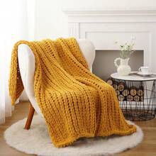 Battilo Beige Chunky Knit Throw Blanket, Soft And Thick Chenille Throw Blanket, 50x60 Handmade Knit Crochet Blanket, Cozy Knot Knitted Throw Blankets Couch Home Decor, Taupe - 芥末 - 查看 3