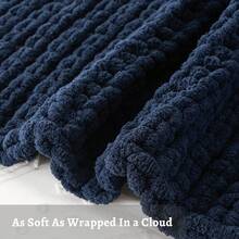 Battilo Beige Chunky Knit Throw Blanket, Soft And Thick Chenille Throw Blanket, 50x60 Handmade Knit Crochet Blanket, Cozy Knot Knitted Throw Blankets Couch Home Decor, Taupe - Navy - 查看 4