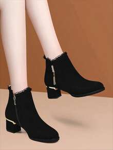 2025 秋冬新款圆头水钻低跟粗跟仿麂皮女式踝靴 - 黑色 - 查看 4