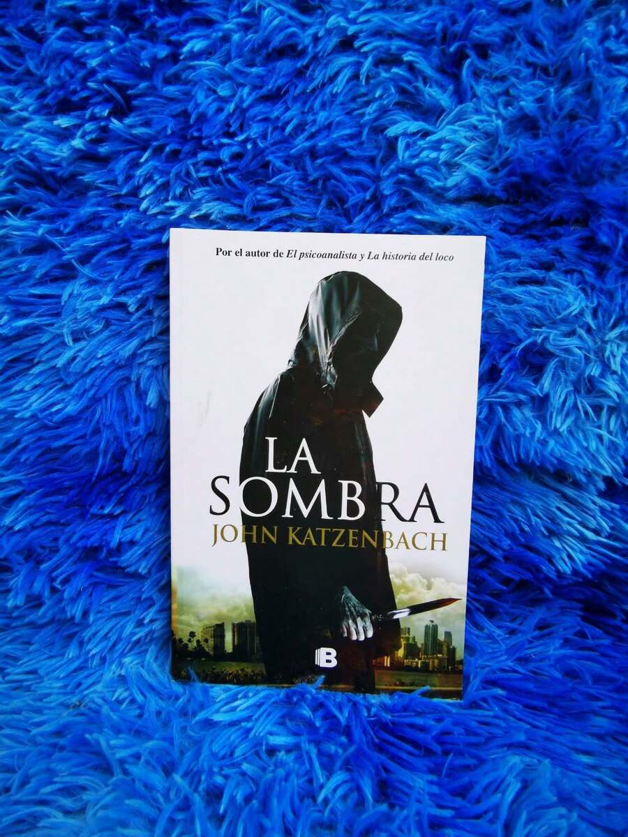La Sombra John novela edición especial suspenso drama literatura actual autores reconocidos trama intensa colección recomendada adultos jóvenes lectura premium - Libro único - Ver 1