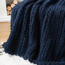 Battilo Beige Chunky Knit Throw Blanket, Soft And Thick Chenille Throw Blanket, 50x60 Handmade Knit Crochet Blanket, Cozy Knot Knitted Throw Blankets Couch Home Decor, Taupe - Navy - 查看 8