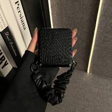 Funda de teléfono negra con textura de cocodrilo y correa de cuero plisada, compatible con Samsung Galaxy ZFlip7, Z Flip6, ZFlip 5 - Negro - Ver 3