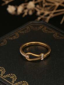 1 件不锈钢双箭丝带戒指，水滴形方晶锆石戒指，18K 镀金精致十字交叉指节戒指，适合女性日常佩戴