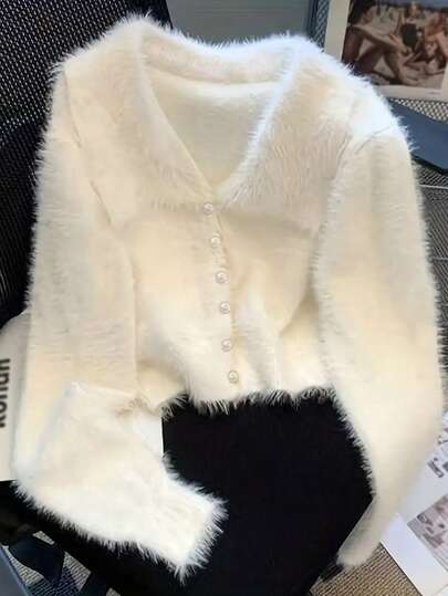 Cardigan en tricot moelleux blanc pour femmes avec boutons de perle et manches longues, pull court à col en V. Chaud et douillet, boutonnage devant, ourlet régulier, stretch moyen