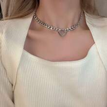 1 pieza Collar de cadena cubana de estilo vintage plateado con colgante de corazón hueco, delicado y único