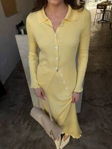 罗纹针织领扣开衫和荷叶边下摆长裙套装，淡黄色纹理面料，休闲优雅办公室秋冬女装/外出套装/女装套装/冬季套装/舒适套装/女装套装 - 黃色 - 查看 2