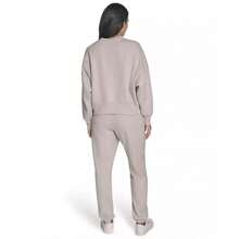 Calvin Klein Women's Performance Flocked Logo Pull-On Sweatshirt | - 牛肝菌 - 查看 5