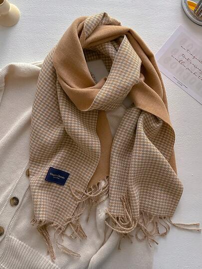 1 件经典格子仿羊绒围巾，温暖百搭的日常时尚配饰，适合装饰和颈部保护
