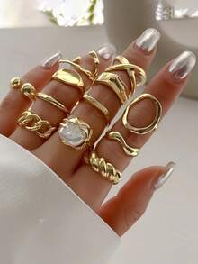 Vintage Elegant Fashion Multi-Element Autumn/Winter Retro Coin Style Random 3pcs Asymmetrical Geometric Line Wrapped Heart Butterfly Snake Flower Bow Hammered Round Adjustable Rings Set, Y2K Luxury Feel Layered Rings Suitable For Women Couples, Ideal For Holiday, Wedding, Party, Daily Matching, Halloween, Christmas, New Year Gifts (Random Delivery)