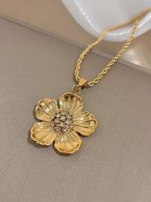 1pc Stainless Steel Necklace, Vintage Gold Flower Pendant, Thick Twisted Chain, Fashion Charm Necklace For Women, Mother's Day Gift, Valentine's Day Gift, New Year Party Gift, Holiday Gift, Anniversary Gift