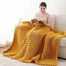 Battilo Beige Chunky Knit Throw Blanket, Soft And Thick Chenille Throw Blanket, 50x60 Handmade Knit Crochet Blanket, Cozy Knot Knitted Throw Blankets Couch Home Decor, Taupe - 芥末 - 查看 8