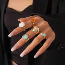 5-Piece Candy-Colored Geometric Dopamine-Inspired Girlish Rainbow Geometric Handcrafted Hammered Texture Metallic-Style Open-Band Ring Set Elegant And Versatile Everyday Casual Fashion Women's Ring Collection Party Favors,Halloween, The Best Choice For Christmas Party Gifts - 甜酷七彩5件組戒指 - 查看 4