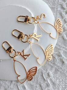Elegant Alloy Butterfly And 26 English Letters Gold Keychain, A-Z Letters Fashionable Hollow Butterfly Design, Exquisite Bag Pendant, Pendant, Suitable For Bag Pendant Car Accessories, Perfect Women'S Daily Wear And Friends' Birthday Gifts, Daily Necessities, Perfect Holidays, Birthdays, Thanksgiving, Christmas Gifts