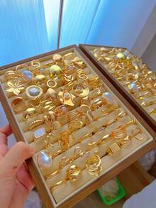 Vintage Elegant Fashion Multi-Element Autumn/Winter Retro Coin Style Random 3pcs Asymmetrical Geometric Line Wrapped Heart Butterfly Snake Flower Bow Hammered Round Adjustable Rings Set, Y2K Luxury Feel Layered Rings Suitable For Women Couples, Ideal For Holiday, Wedding, Party, Daily Matching, Halloween, Christmas, New Year Gifts (Random Delivery)