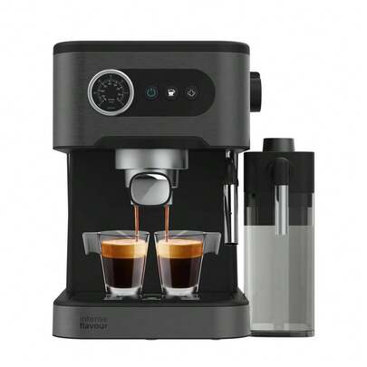  Cecotec Power Espresso 20 Pro Latte: Ihre perfekte Espressomaschine für Espresso und Cappuccino mit 20 Bar Druck – Genießen Sie reichhaltige Crema und maximales Aroma. Dank der intuitiven Bedienung über Knöpfe wählen Sie Ihre Kaffeevorlieben schnell und einfach. Der drehbare Milchaufschäumer mit Schutzfunktion ermöglicht das Aufschäumen von Milch und das Erhitzen von Flüssigkeiten. Mit einem abnehmbaren 1,5-Liter-Wassertank und einem 550-ml-Milchbehälter bietet diese Maschine Komfort und Vielseitigkeit. Ideal für Kaffeeliebhaber!