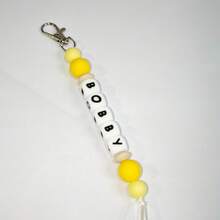 1 pieza Llavero personalizado de bola de silicona redonda, letras inglesas personalizadas, llavero con nombre, accesorios para bolsos, regalos para familiares y amigos, accesorios de vestir, elegante otoño, novio, novia, familia, amigos, baratijas - llavero de cuentas de madera - Ver 70