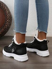 Zapatos de mujer de caña alta, nuevo estilo de invierno, forrados y engrosados para mantener el calor, zapatillas deportivas gruesas y con suela gruesa, populares zapatos deportivos casuales y versátiles para correr para mujeres