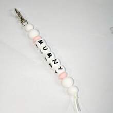 1 pieza Llavero personalizado de bola de silicona redonda, letras inglesas personalizadas, llavero con nombre, accesorios para bolsos, regalos para familiares y amigos, accesorios de vestir, elegante otoño, novio, novia, familia, amigos, baratijas - llavero de cuentas de madera - Ver 72