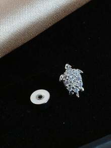 1PC Delikatne złote kolczyki ze stali nierdzewnej, kobiece, urocze małe żółwie morskie, kolczyki z cyrkonii, płaskie z tyłu, chrząstka, helisa, antyskrawek, standardowa biżuteria do piercingu płatka ucha, 20G