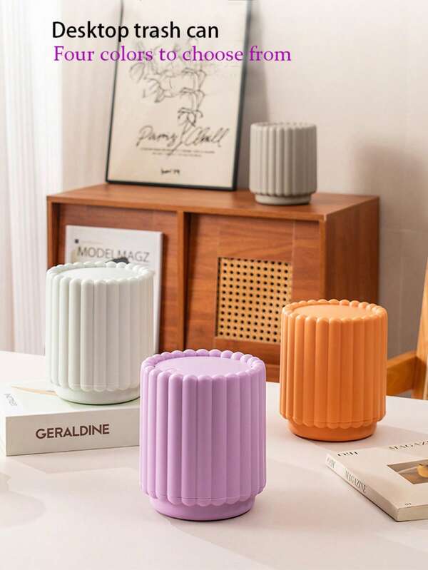 1 pièce Nouvelle poubelle de table mini pressée de style tournesol mignon - Plusieurs couleurs mignonnes, panier à ordures de comptoir compact avec couvercle - Poubelle de maison avec couvercle, poubelle de mode senior pour la rentrée scolaire pour le salon, la chambre, la cuisine, la salle de bain, la voiture, la commode, le bureau