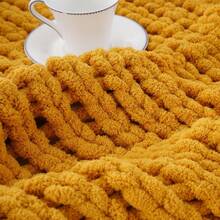 Battilo Beige Chunky Knit Throw Blanket, Soft And Thick Chenille Throw Blanket, 50x60 Handmade Knit Crochet Blanket, Cozy Knot Knitted Throw Blankets Couch Home Decor, Taupe - 芥末 - 查看 9
