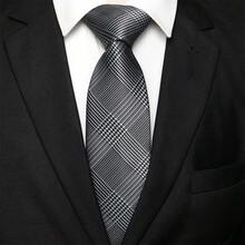 男士灰色条纹口袋巾、银色领带夹、袖扣和胸针组合套装（1件/2件/3件/5件），适合工作场所、商务、会议、婚礼、毕业典礼等多种场合，可作为配饰、节日礼物、父亲节礼物。 - 灰色 - 查看 3