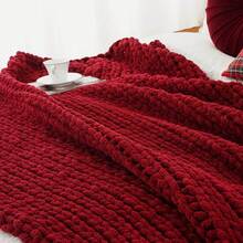 Battilo Beige Chunky Knit Throw Blanket, Soft And Thick Chenille Throw Blanket, 50x60 Handmade Knit Crochet Blanket, Cozy Knot Knitted Throw Blankets Couch Home Decor, Taupe - 紅色 - 查看 4