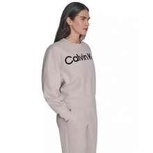 Calvin Klein Women's Performance Flocked Logo Pull-On Sweatshirt | - 牛肝菌 - 查看 3