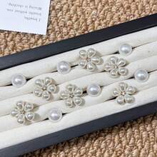 12 pièces DIY Fleurs en faux perles détachables élégantes et à la mode, boutons décoratifs polyvalents convenant pour les sandales de plage, les chaussures plates, les baskets, les lacets, cadeau pour les vacances